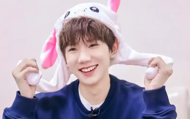 【王源】超甜心动笑颜 源哥在线发糖!