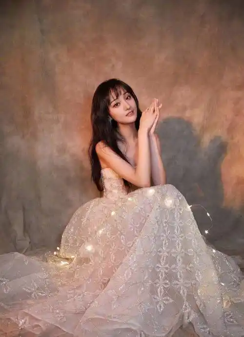 杨紫身穿"仙女裙"的造型,也太好看了吧,简直就是仙女本仙!