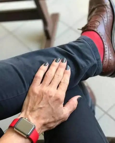 男生做美甲,泥萌觉得好看吗?返回搜狐,查看更多