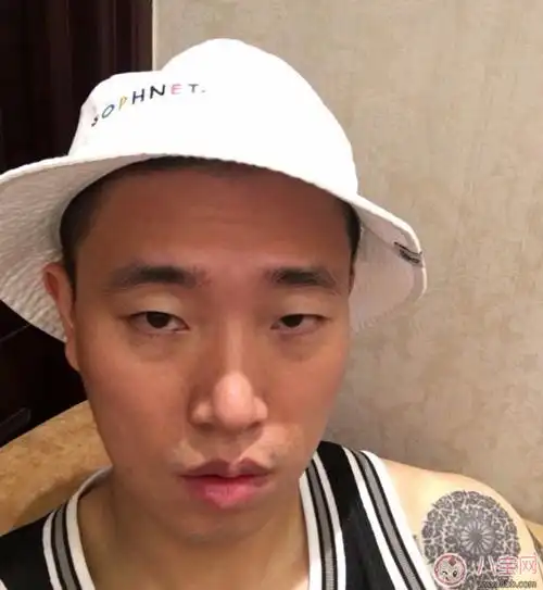 姜gary狗哥儿子什么时候出生的 姜gary儿子脚丫照