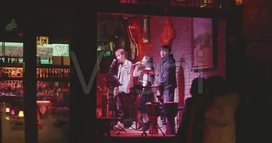 8k热闹的北京什刹海后海酒吧街夜景