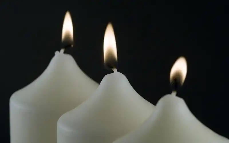 为死者祈祷!为失踪者祈求!