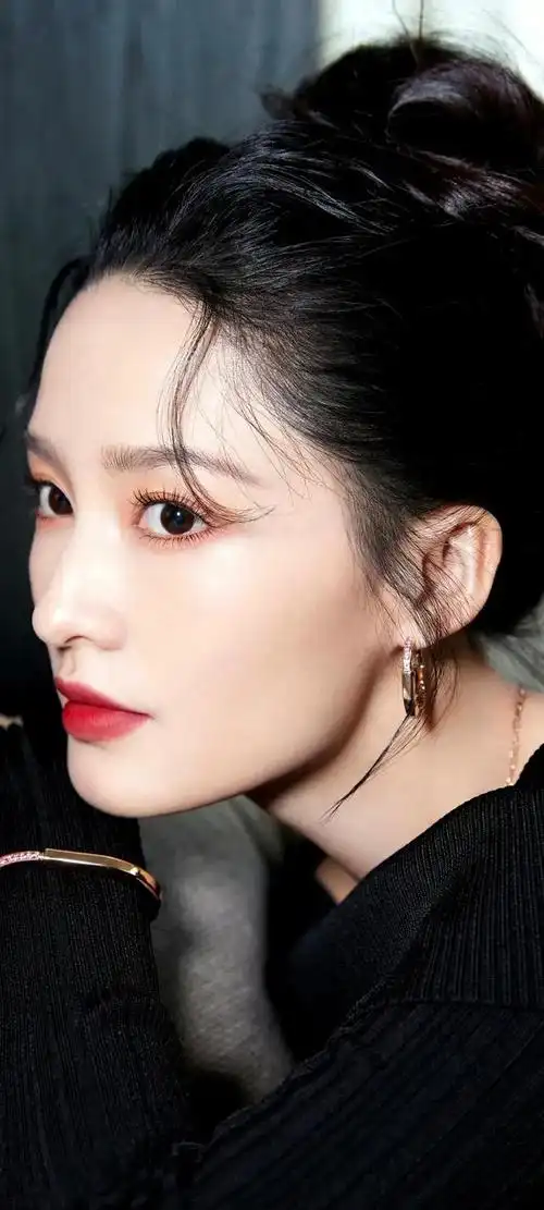 美女明星系列壁纸~李沁