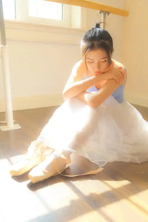 轻熟少女薄纱芭蕾舞裙极品写真图片[3/8]_性感美女_美桌网