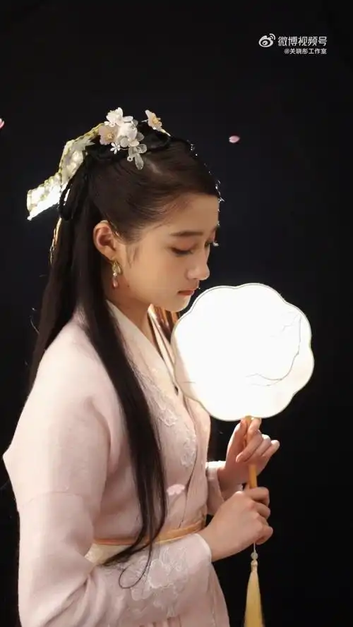关晓彤王牌第二梦造型花絮视频##王牌对王牌
