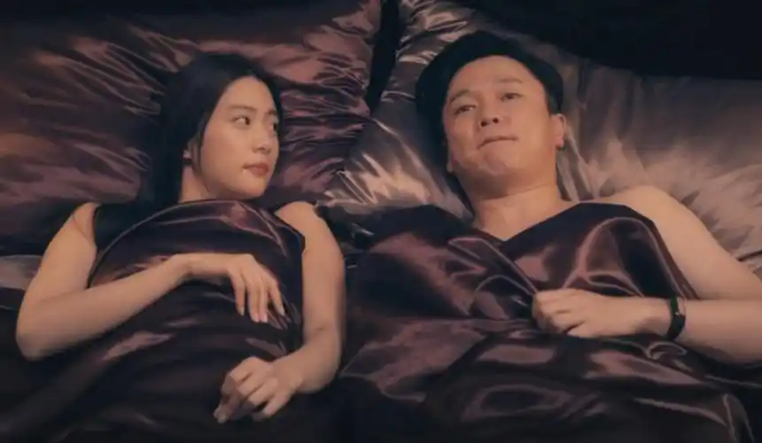 李成敏飙戏大导演肖央,剧中两人酒店的对手戏,让观众们太有看点