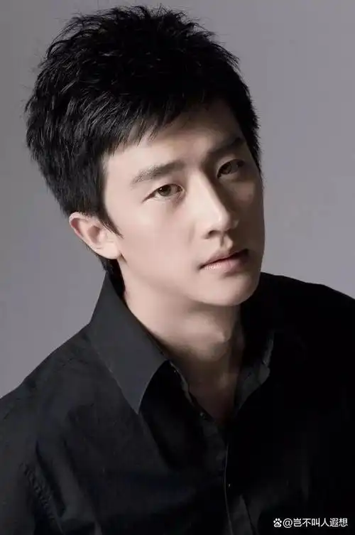 娱乐圈十大小眼睛帅气男明星看看有没有你喜欢的