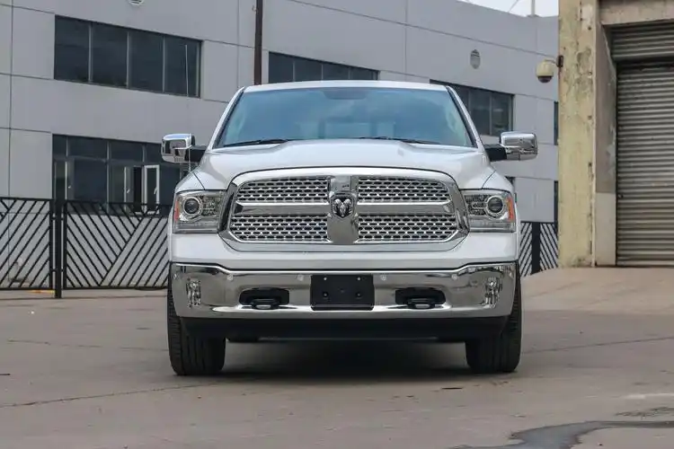 2017款道奇公羊六座豪华版