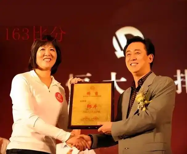 许家印之妻丁玉梅:住出租屋陪丈夫创业,恒大危机击不垮夫妻情