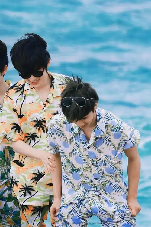 宋亚轩刘耀文冲浪路透