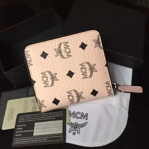 mcm 浅粉色 进口pvc配皮 女士短款钱包