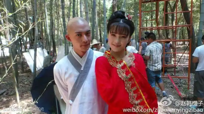 新济公活佛陈威翰 饰 必清赵韩樱子 饰 秦璐璐