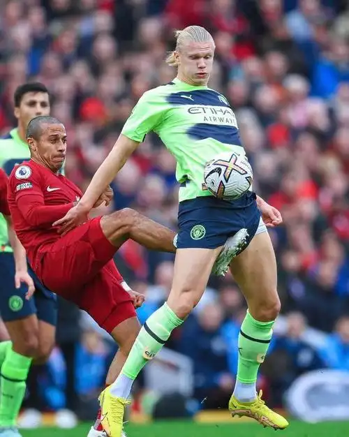 这一脚是要爆蛋吗