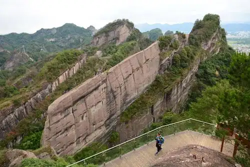青山绿水 价值连城 冠豸山风景区两日游