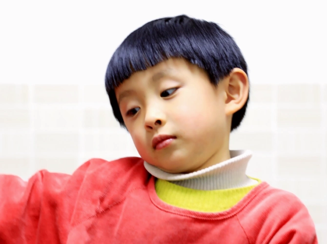 标题:可爱表情弟