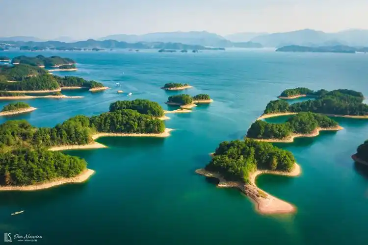 【旅行中的摄影师】秋天的微风吹过脸庞,千岛湖的这份美景请收好