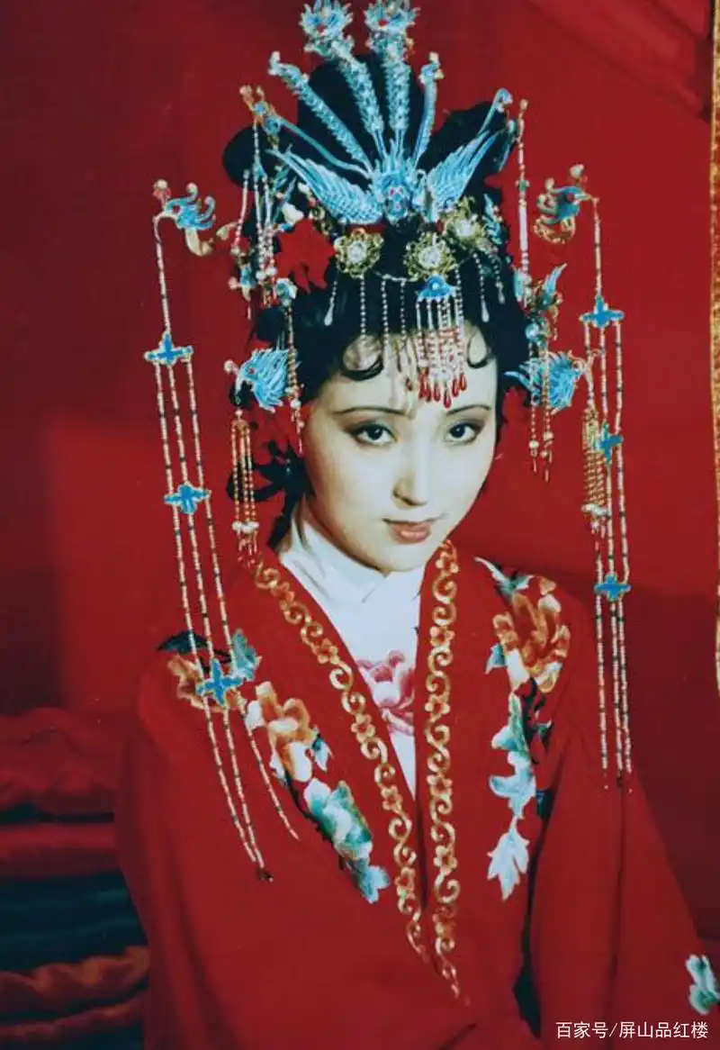 87版《红楼梦》林黛玉的44套服装,今天看仍叹为观止,致敬史延芹