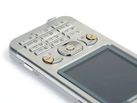 索尼爱立信 w890i图片_手机_科技时代_新浪网