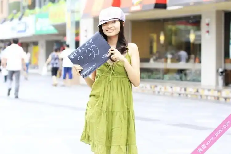 南京美女时钟-邓海玥