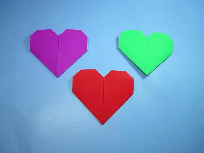 纸艺手工折纸爱心,一张纸2分钟就能学会心形的折法