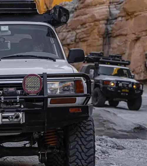 丰田toyota越野改装穿越峡谷雪地