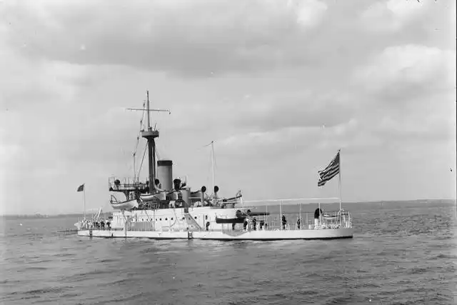 19世纪美国的浅水重炮舰-莫尼特铁甲舰