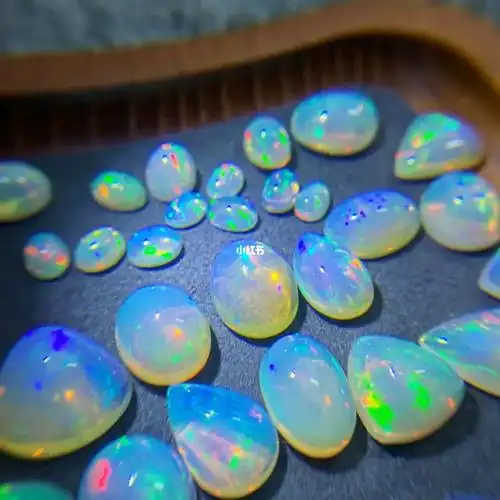 天然宝石96欧泊