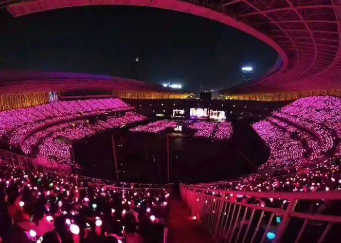 温馨提示周杰伦嘉年华世界巡回演唱会杭州站本周末在黄龙体育场开唱