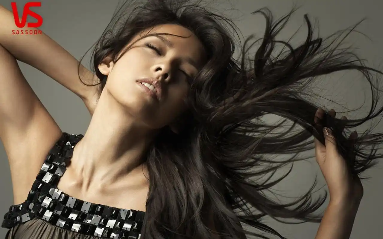 跪求李孝利1280*800的桌面壁纸