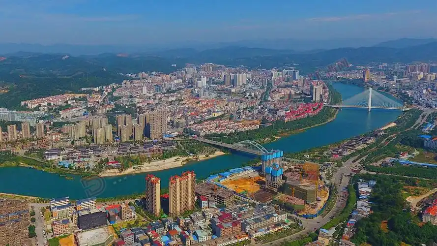 广西百色,坐拥中国芒果之乡,全国红色旅游名城,国家森林城市之美誉.