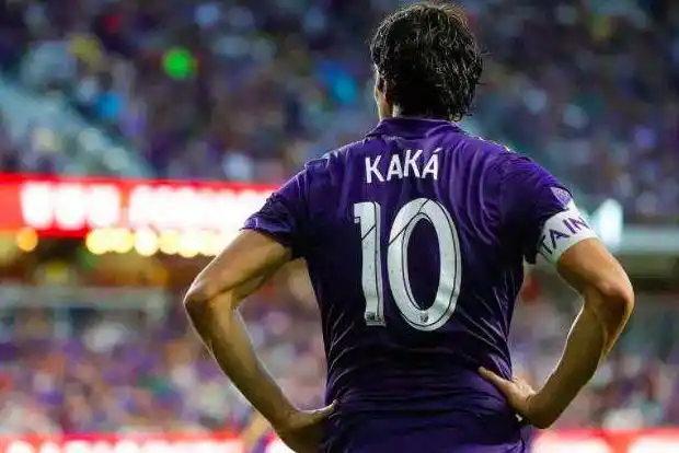 有缘终无分卡卡只给中超球队留了一个背影