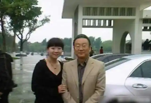 蒋大为夫妇近照老得吓人移居海外花光积蓄被女骗子敲诈90万