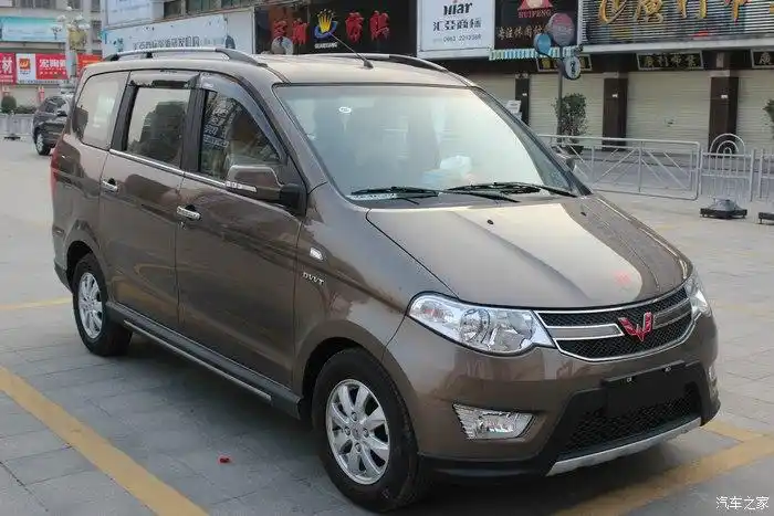 五菱宏光大漠金原车细节图