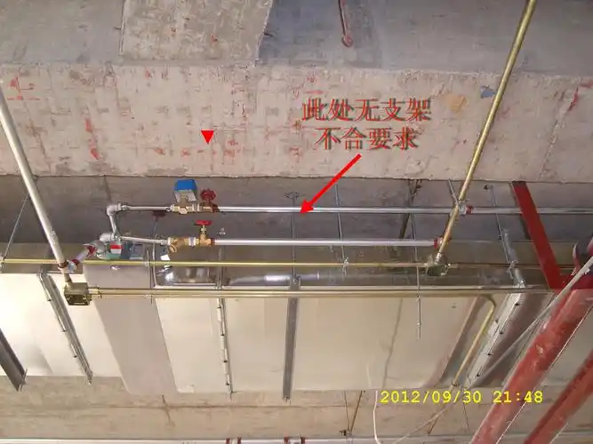 写字楼盘管安装图片