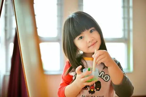 小孩子的笑是最天真无邪的