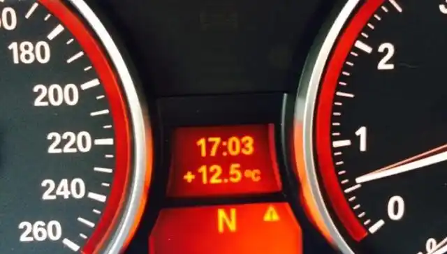 一个三角里面一个叹号什么意思