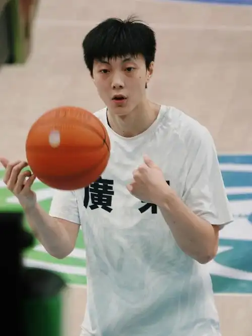 胡明轩cba南昌季后赛