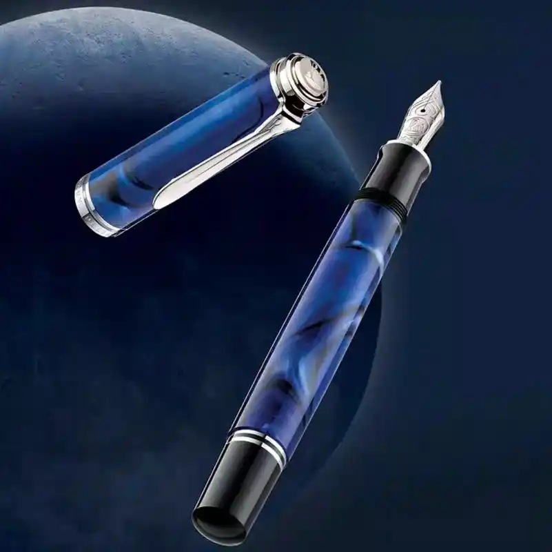 百利金m805特别版 蓝色沙丘钢笔.百利金徽记,笔盖旋扭,鹈 - 抖音