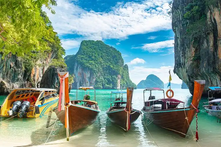 泰国宝达岛泰国甲米省宝达岛的美丽风景这个岛有白色的沙滩和清澈的