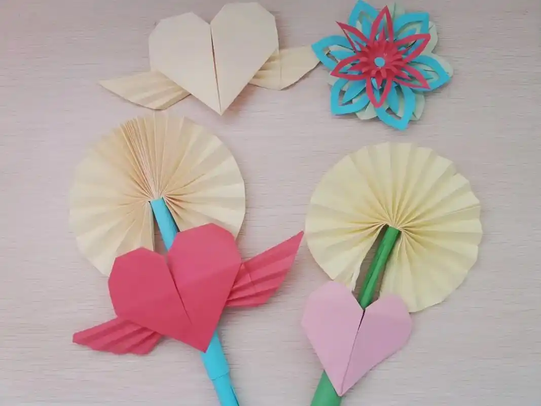 带翅膀的爱心折纸图解版教程