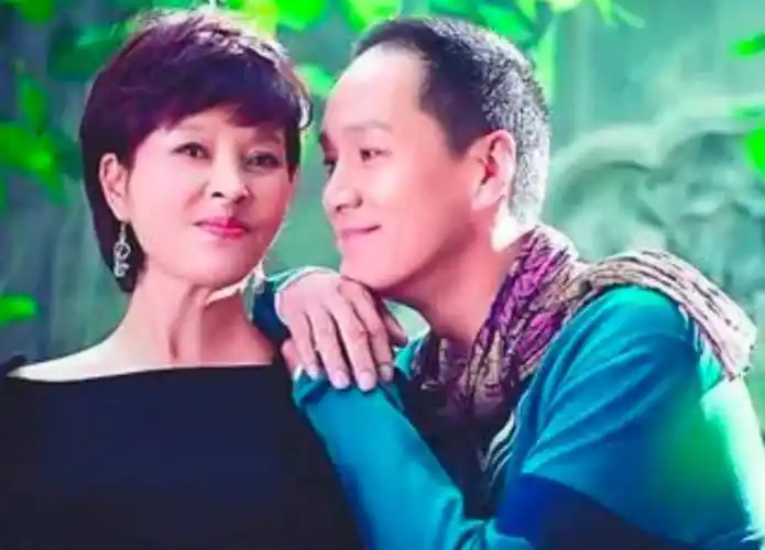 10位爱情干净的"老戏骨",最长65年,最短30年,这才叫榜样_陈道明_妻子