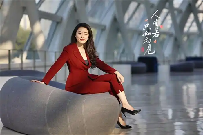 凤凰卫视主持人傅晓田简介