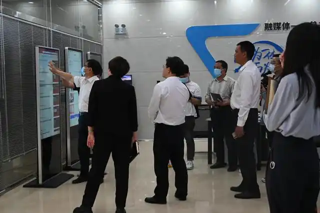 县委书记陈宏锋到赞皇县融媒体中心调研指导工作