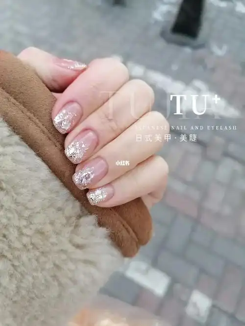 透色爆闪胶渐变美甲