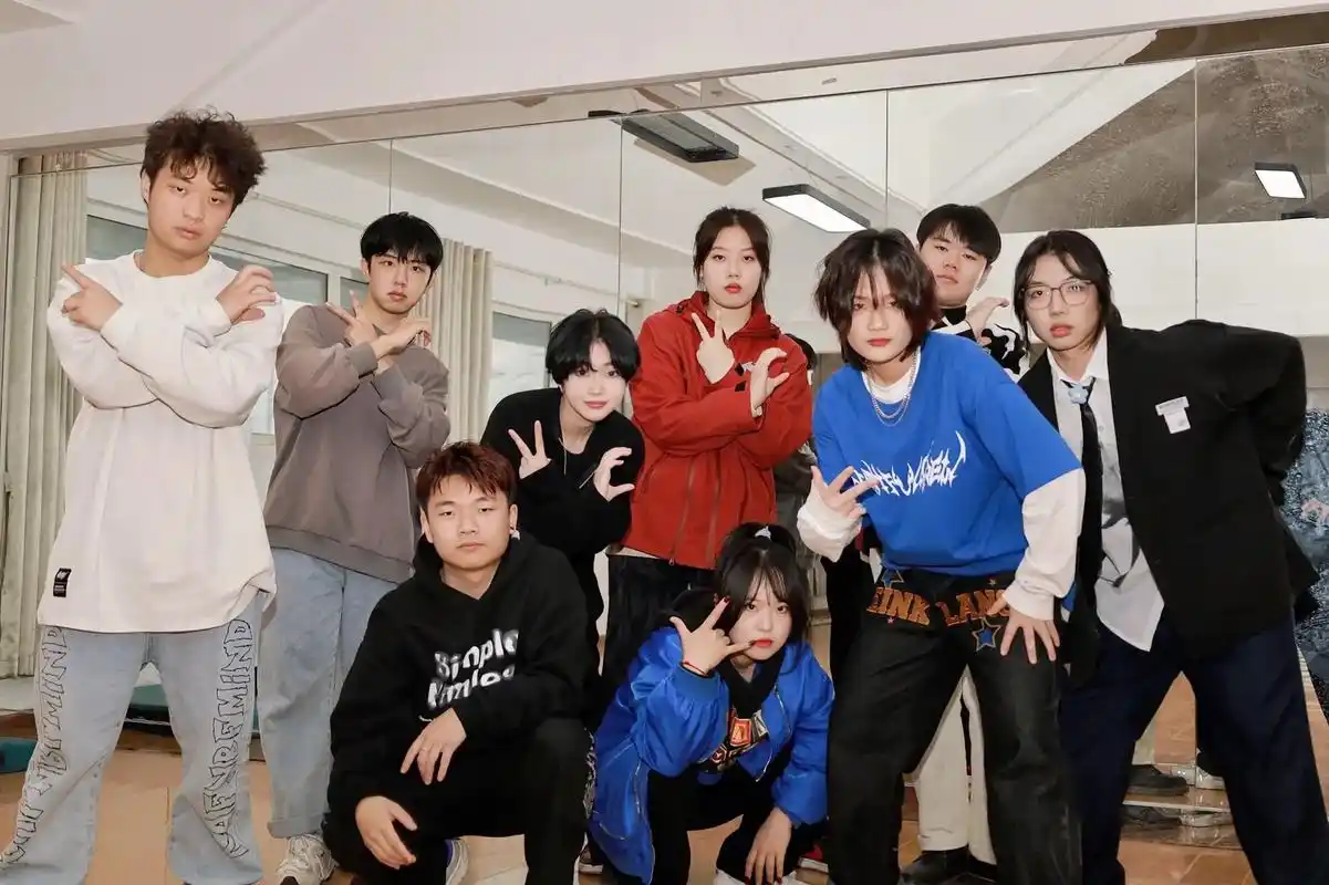 we got love!#friends #合照 #分享照片 - 抖音