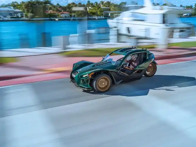 北极星推出全新2020款polarisslingshot三轮跑车限量版仅300台