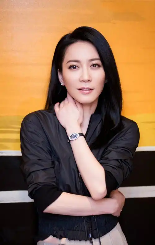 俞飞鸿优雅大方街拍图片66