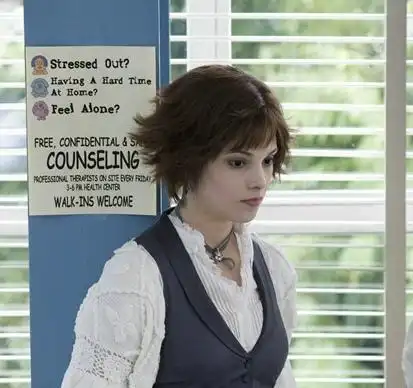 电影暮光之城中,吸血鬼alice的发型叫什么名字?