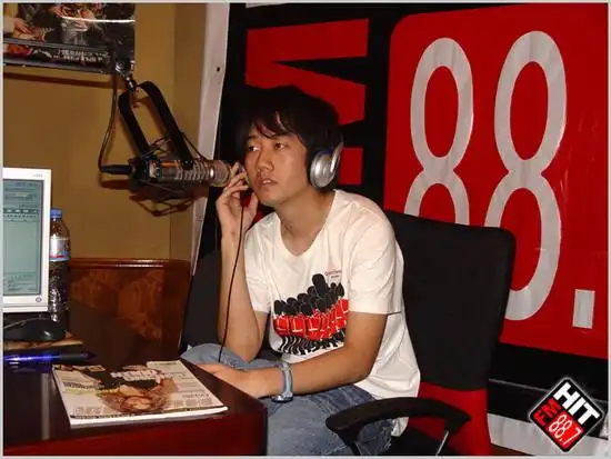 便利商店电台访问:我们能写流行"大歌"(图)