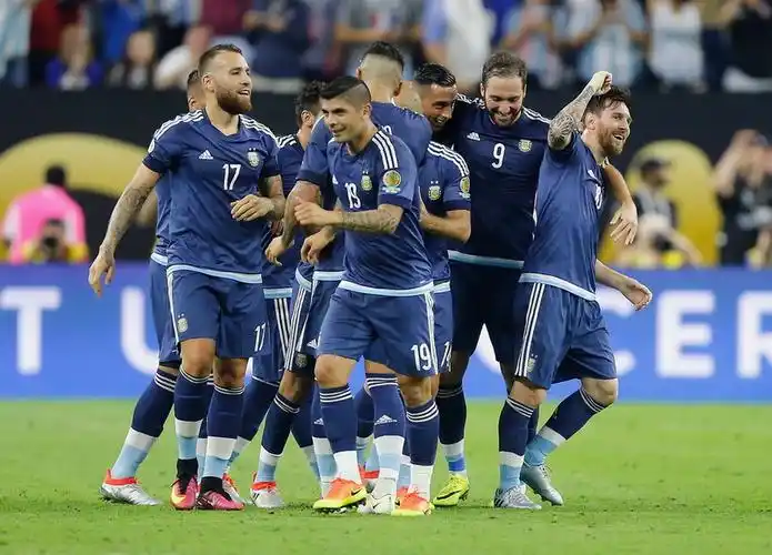 美洲杯半决赛:美国0-4阿根廷